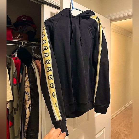 Sweater - Picture 1 of 1